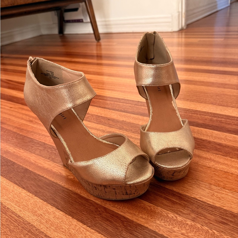 Steve Madden Gold Wedge Sandals